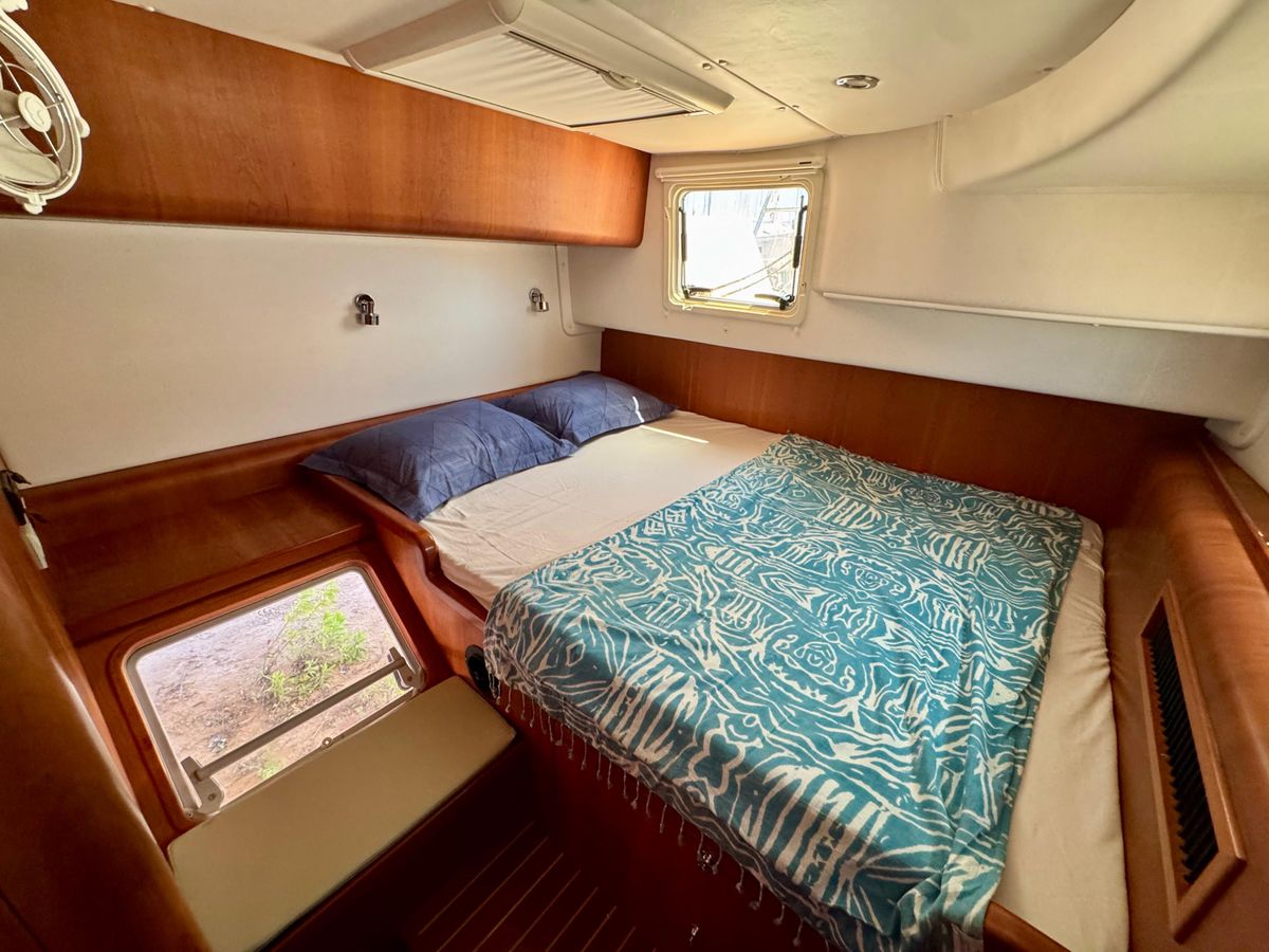 2016 Antares 44 