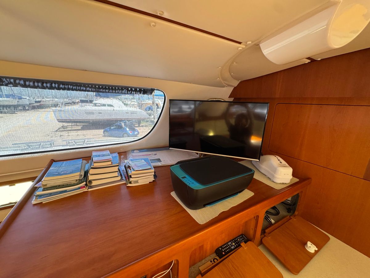 2016 Antares 44 