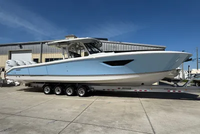 Pursuit S 428 Sport