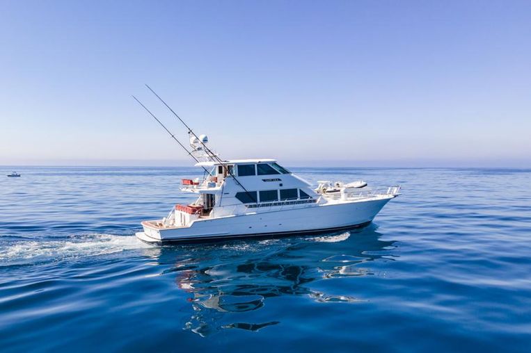 1995-82-hatteras-convertible