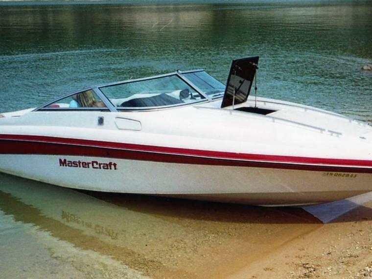 1990 MasterCraft mastercraft maristar 240 sc