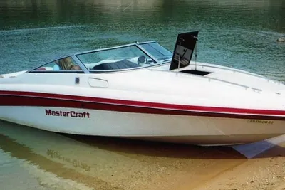 1990 MasterCraft mastercraft maristar 240 sc
