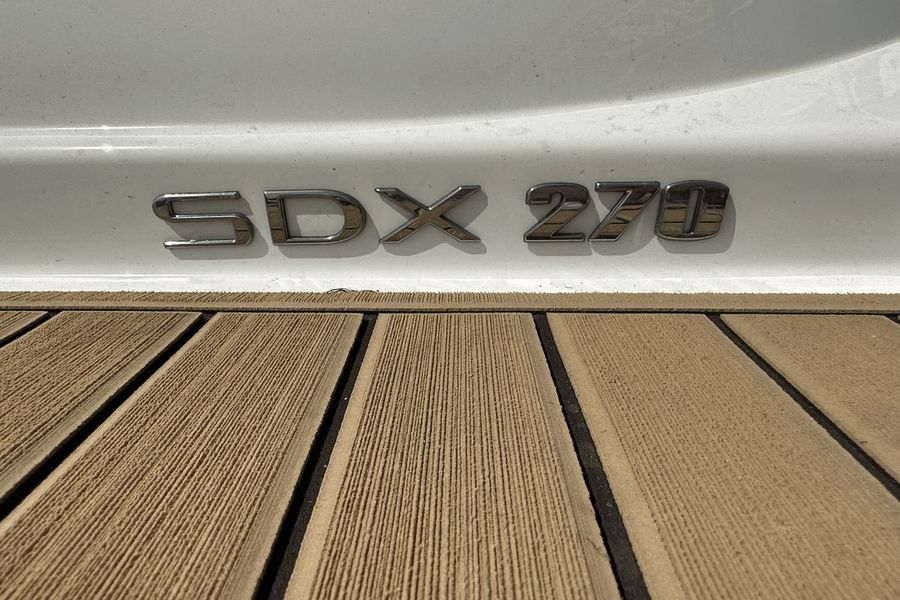 2023 Sea Ray SDX 270