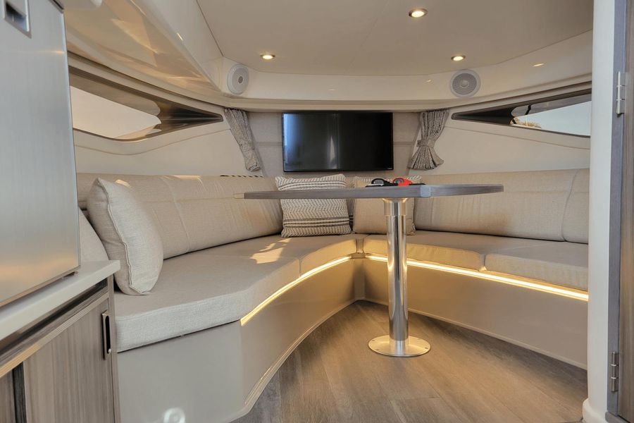 2022 Sea Ray Sundancer 320 OB