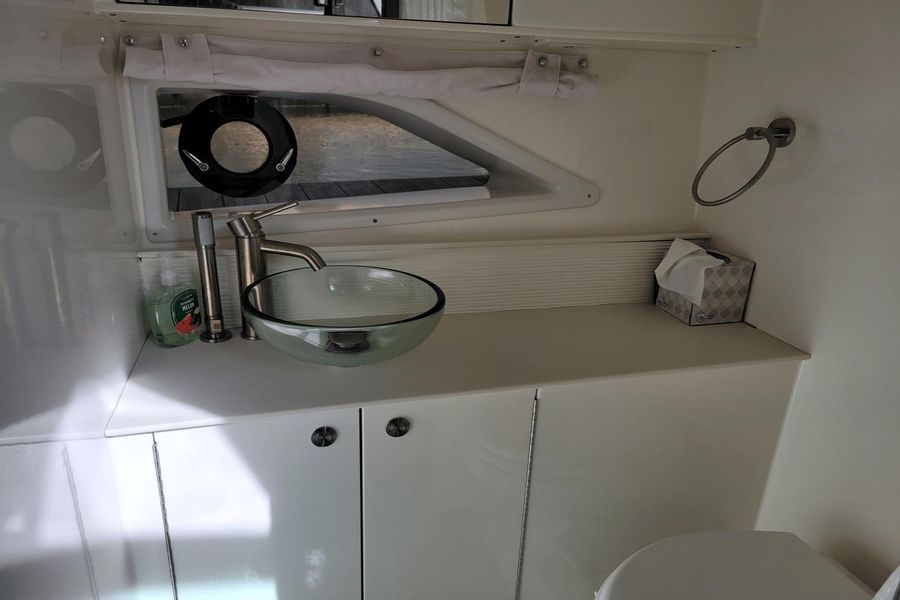 2022 Sea Ray Sundancer 320 OB