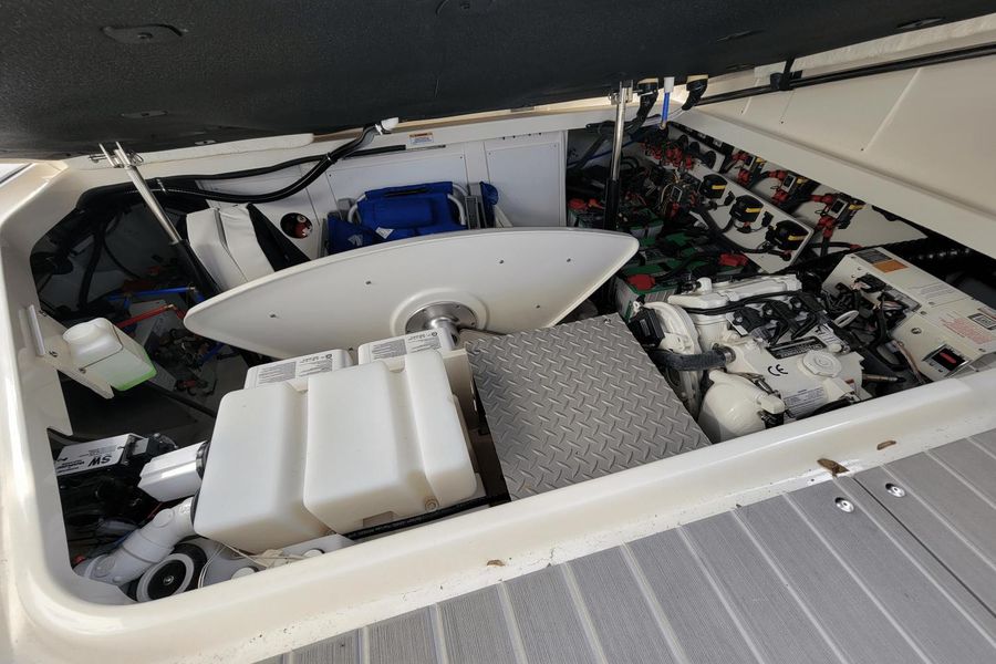 2022 Sea Ray Sundancer 320 OB