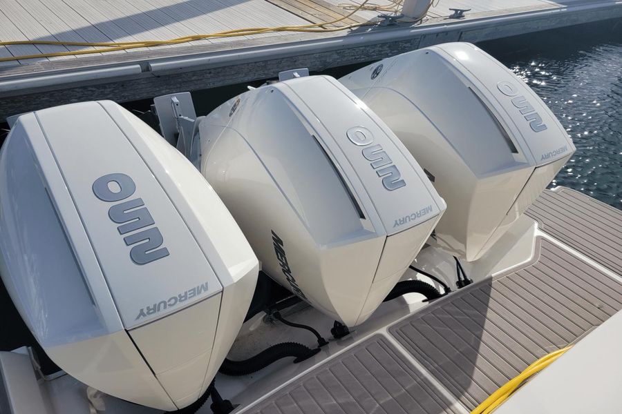 2022 Sea Ray Sundancer 320 OB