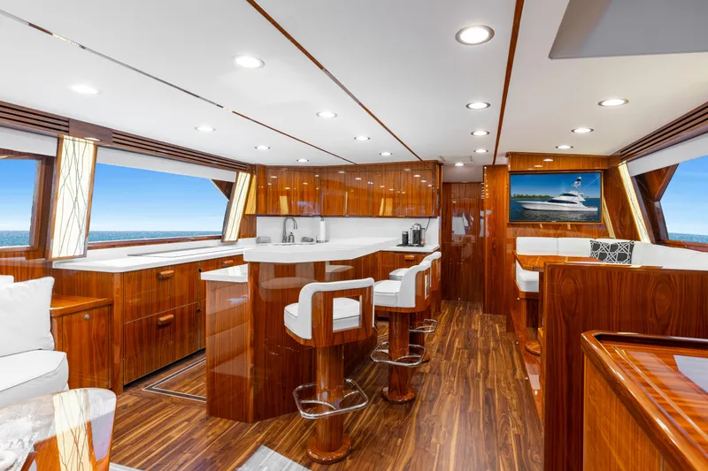 Team Harvey Yacht Photos Pics 