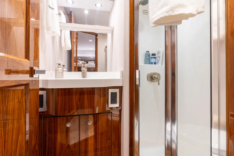 Team Harvey Yacht Photos Pics 