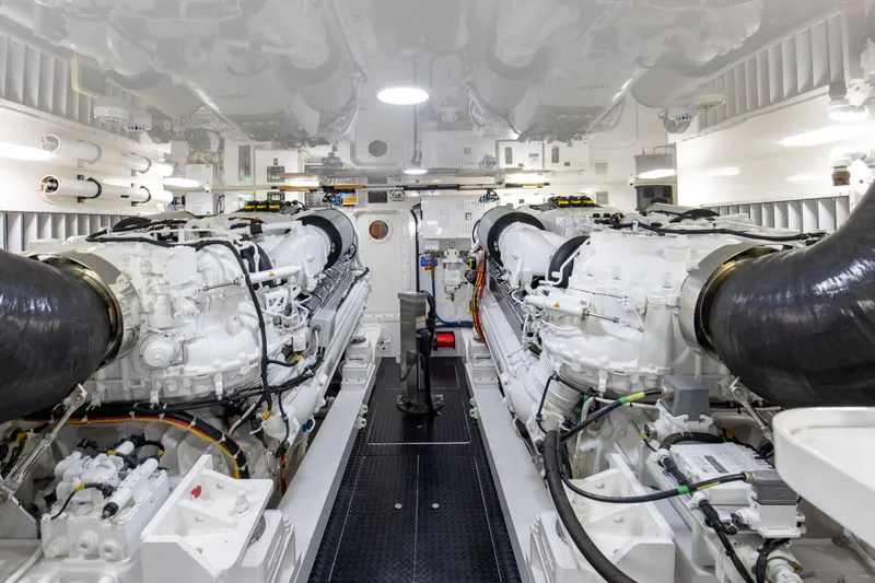 Team Harvey Yacht Photos Pics 