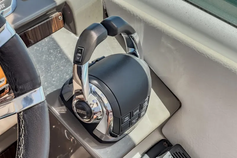 Cruel Summer Yacht Photos Pics Throttle control of 2012 Cruisers 380 Express boat with Volvo Penta system.