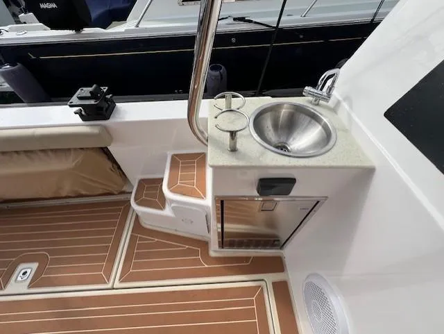 Seahorse Yacht Photos Pics 2019 Ranger Tugs R-41 CB boat deck with sink and storage.