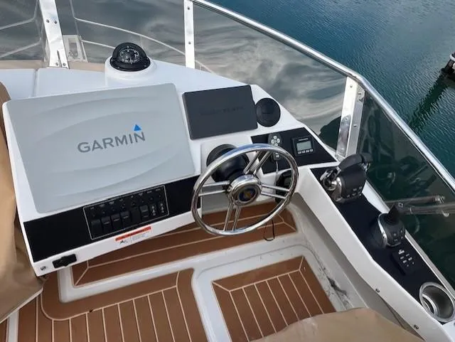 Seahorse Yacht Photos Pics Cockpit of 2019 Ranger Tugs R-41 CB with Garmin navigation system.