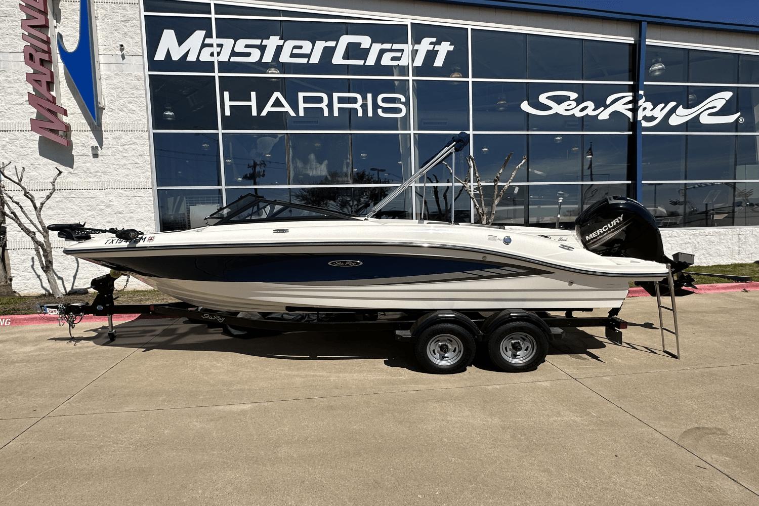 2017 Sea Ray SPX 210 OB