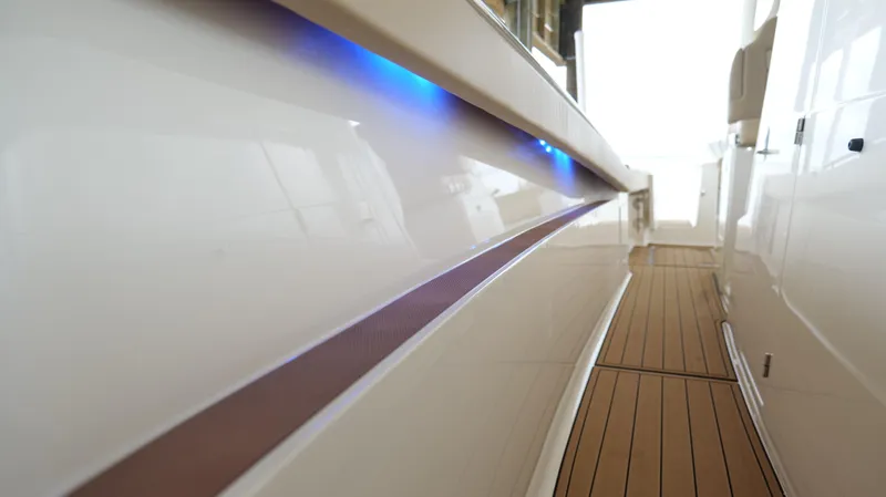 Engine Warranty X Trailer Yacht Photos Pics 