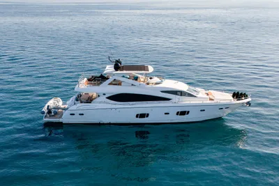 2011 Sunseeker 88 Yacht