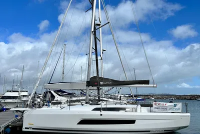 2025 Dufour 37