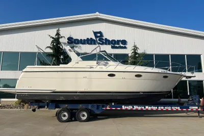 Tiara Yachts 3500 Express