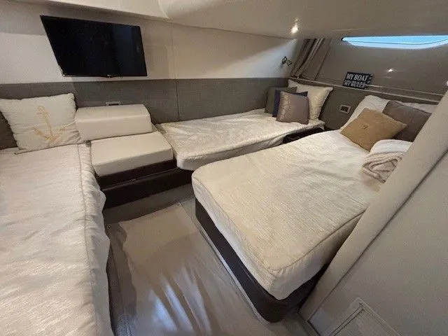 Top O' The Morning Yacht Photos Pics 