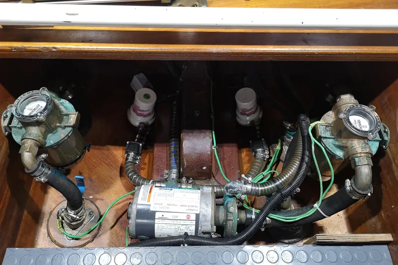 Ripplecove Yacht Photos Pics 