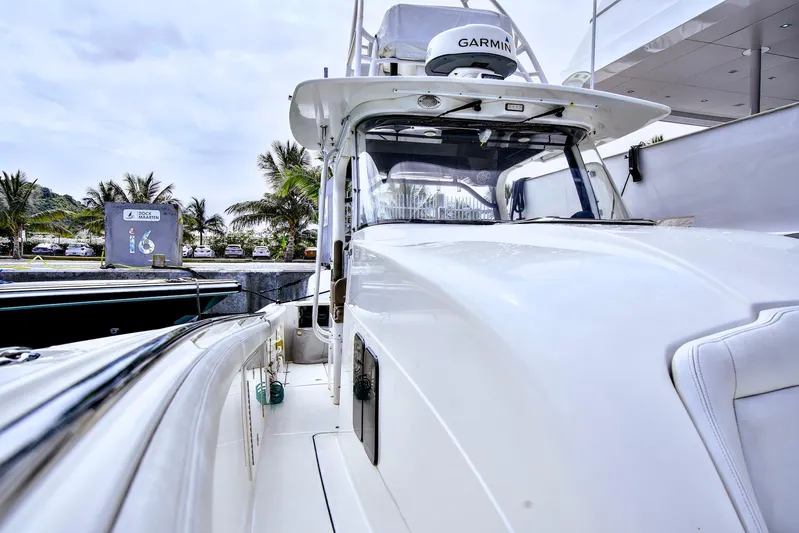 Beach Axis Yacht Photos Pics 