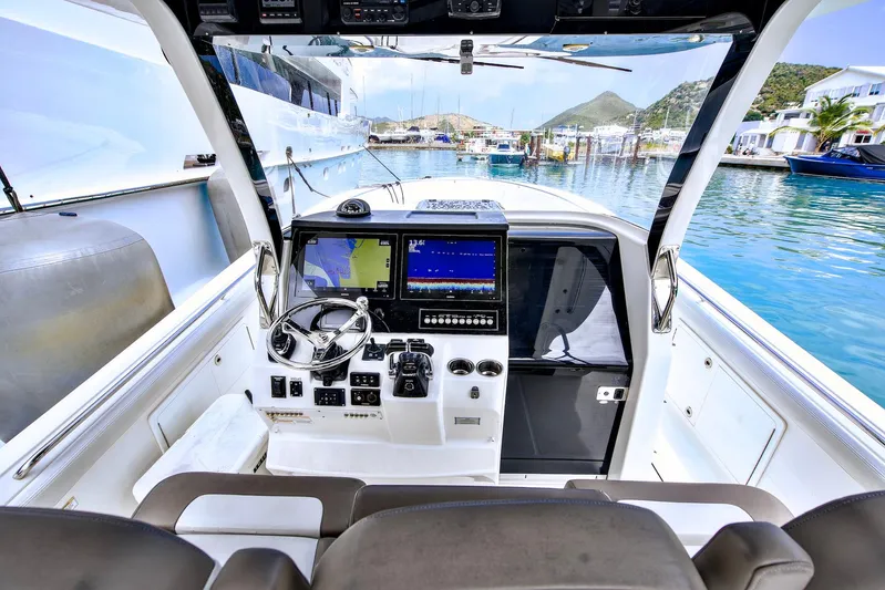 Beach Axis Yacht Photos Pics 