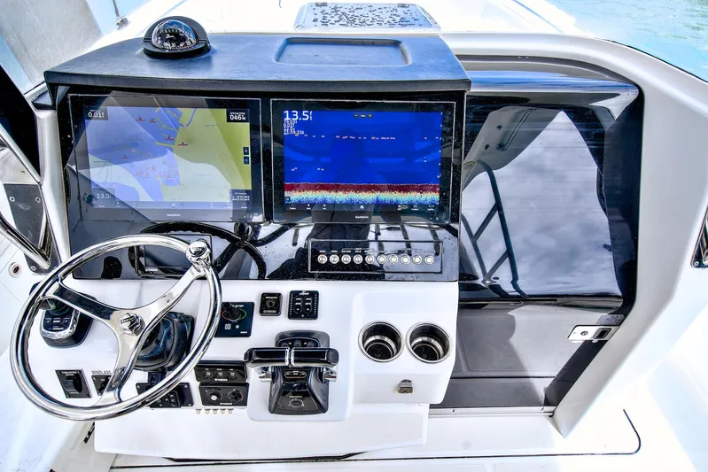 Beach Axis Yacht Photos Pics 