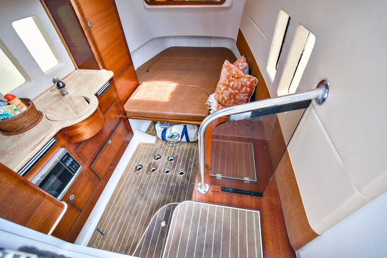 Beach Axis Yacht Photos Pics 