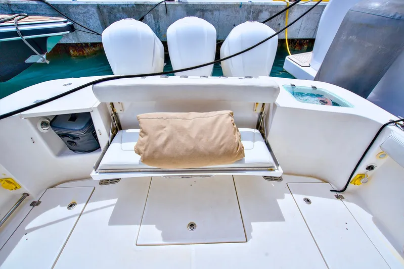 Beach Axis Yacht Photos Pics 