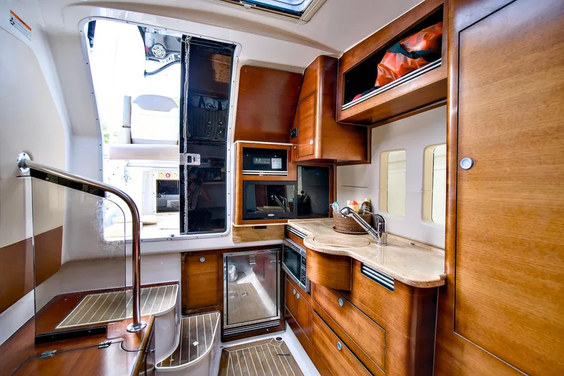 Beach Axis Yacht Photos Pics 