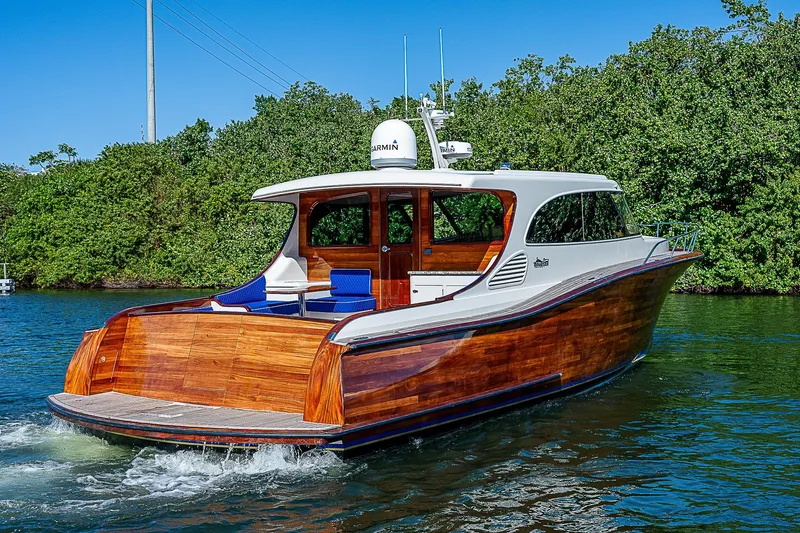 Lucky Yacht Photos Pics Maverick 50 "Lucky" - Profile