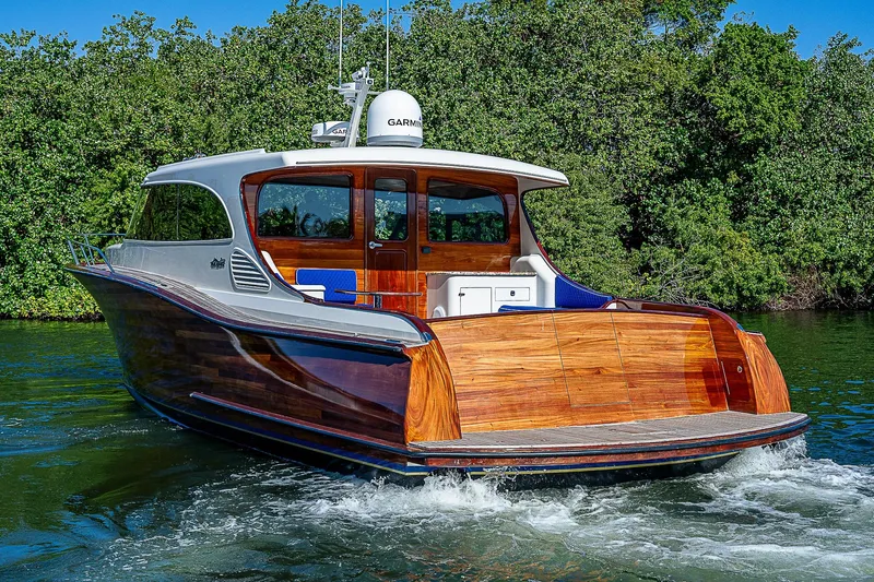 Lucky Yacht Photos Pics Maverick 50 "Lucky" - Profile