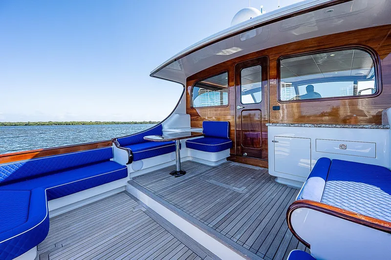 Lucky Yacht Photos Pics Maverick 50 "Lucky" - Cockpit