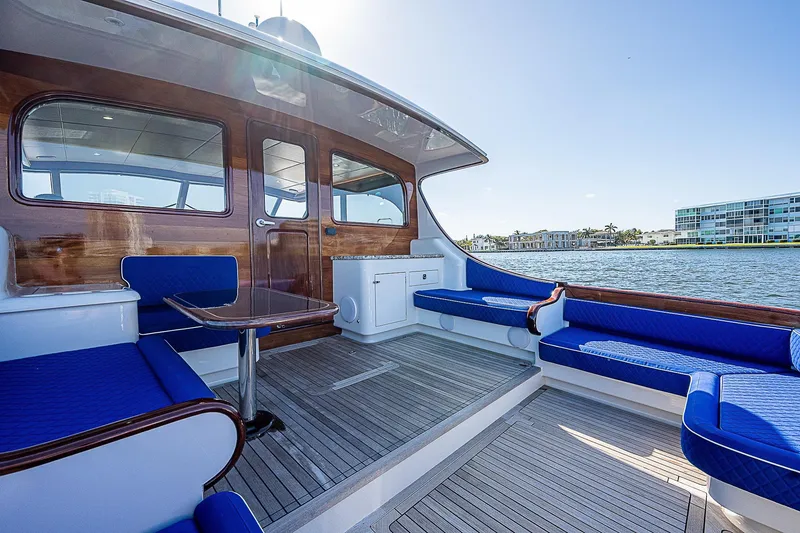 Lucky Yacht Photos Pics Maverick 50 "Lucky" - Cockpit