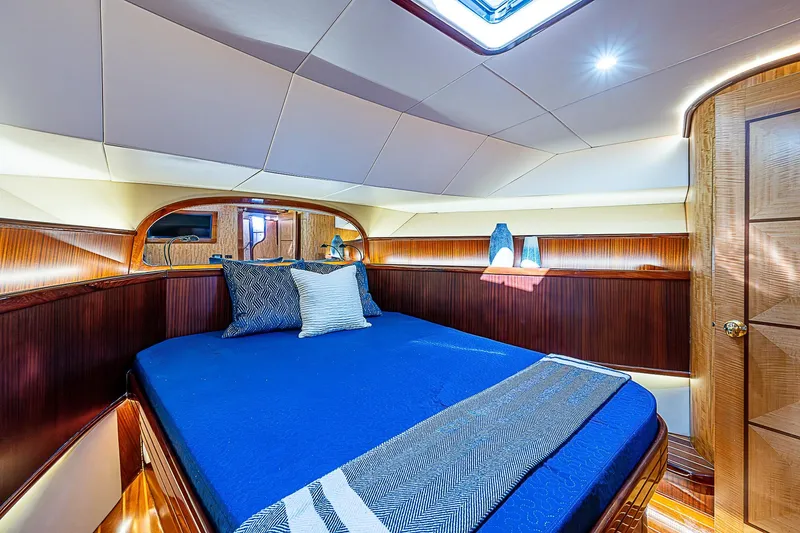 Lucky Yacht Photos Pics Maverick 50 "Lucky" - Forward Stateroom