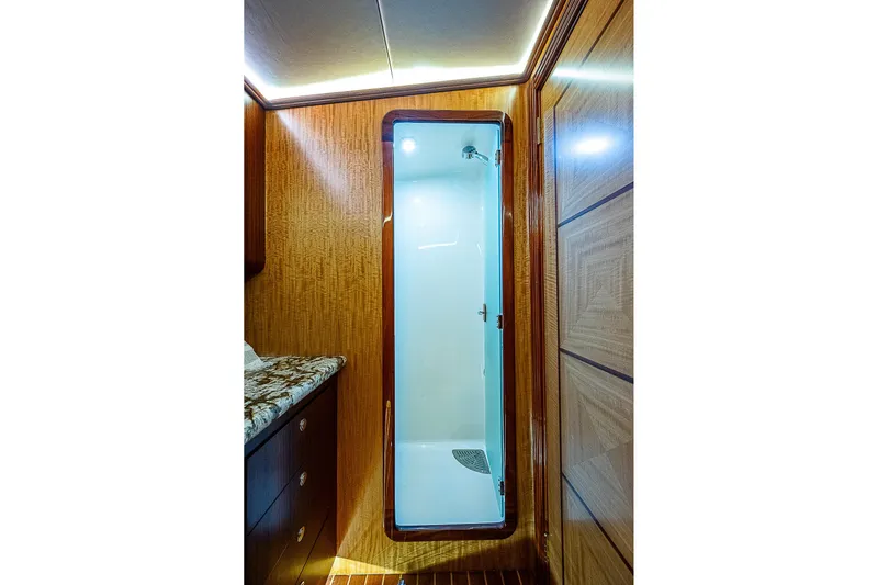 Lucky Yacht Photos Pics Maverick 50 "Lucky" - Head