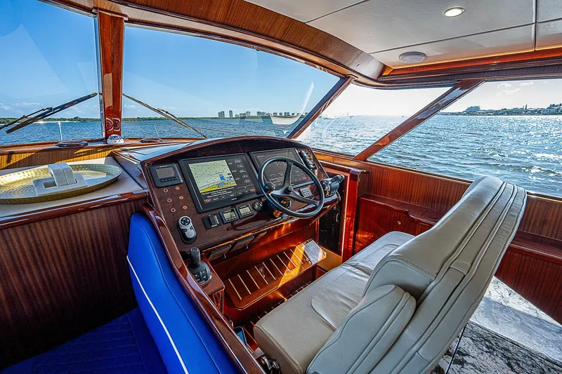 Lucky Yacht Photos Pics Maverick 50 "Lucky" - Helm