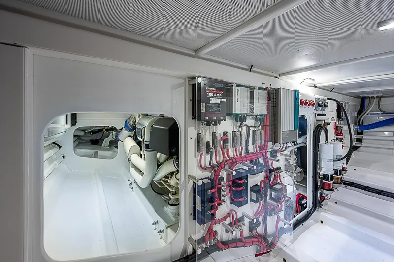 Lucky Yacht Photos Pics Maverick 50 "Lucky" - Engine Room