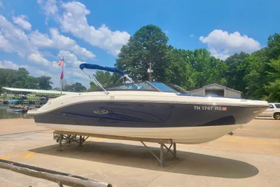 Sea Ray SPX 230