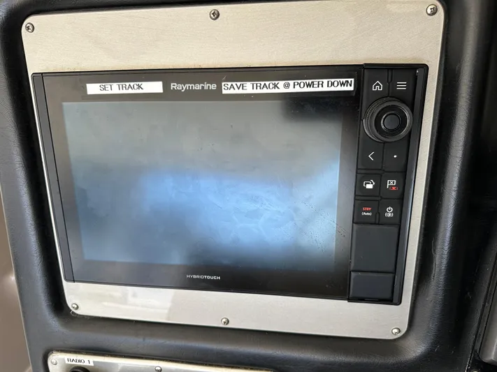 No Dploma Yacht Photos Pics Raymarine navigation display on 2009 Cruisers Yachts 420 Express.