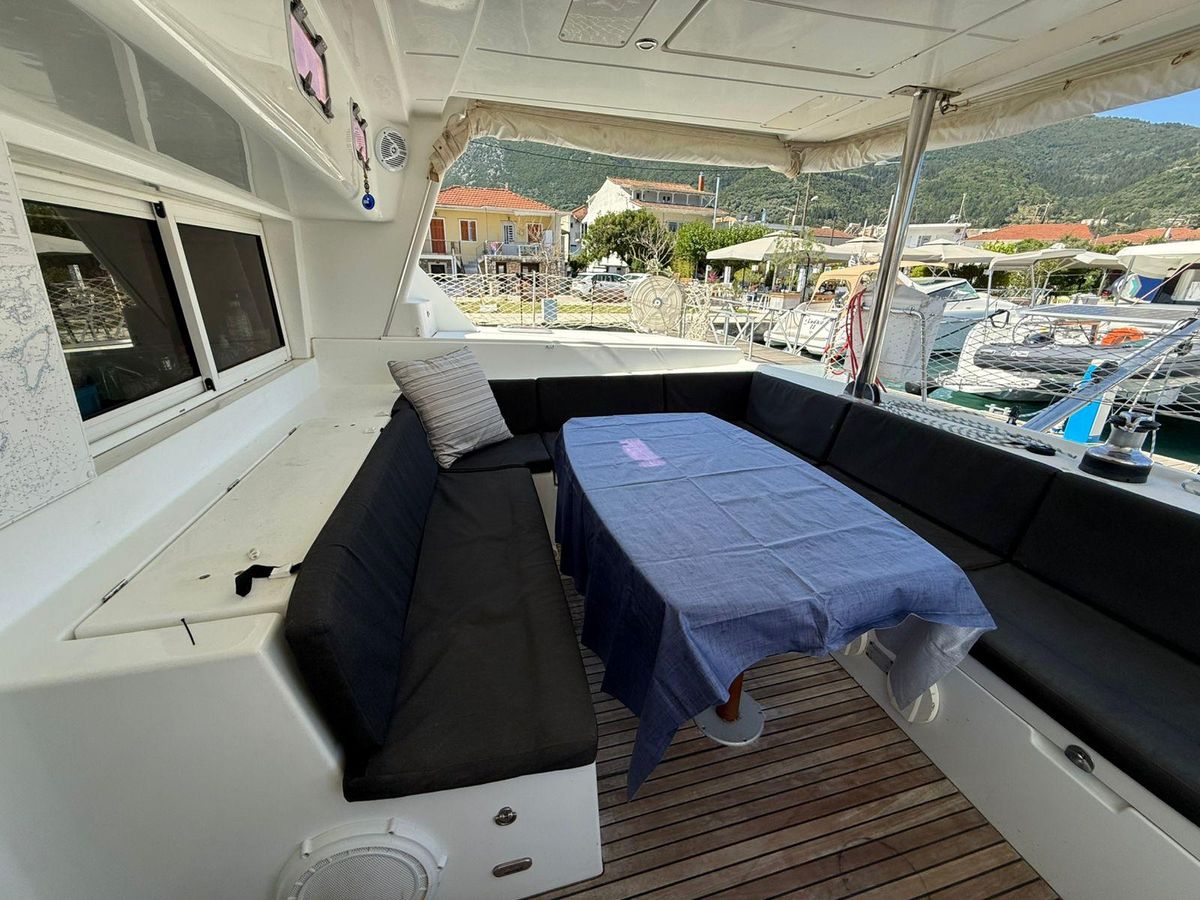2009 Lagoon 44 