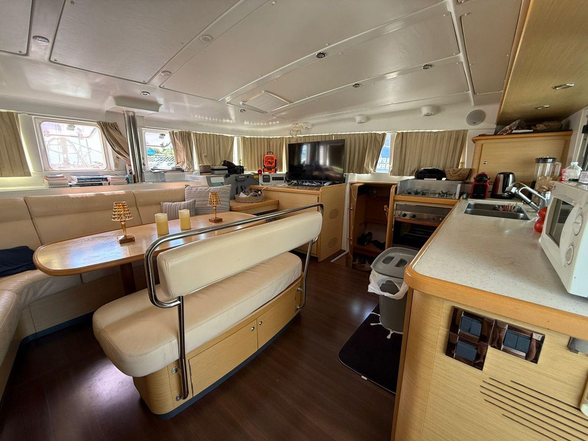2009 Lagoon 44 