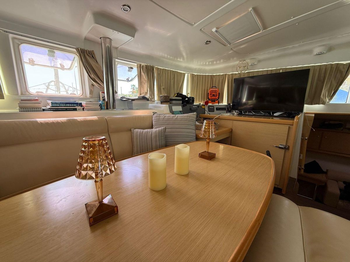2009 Lagoon 44 