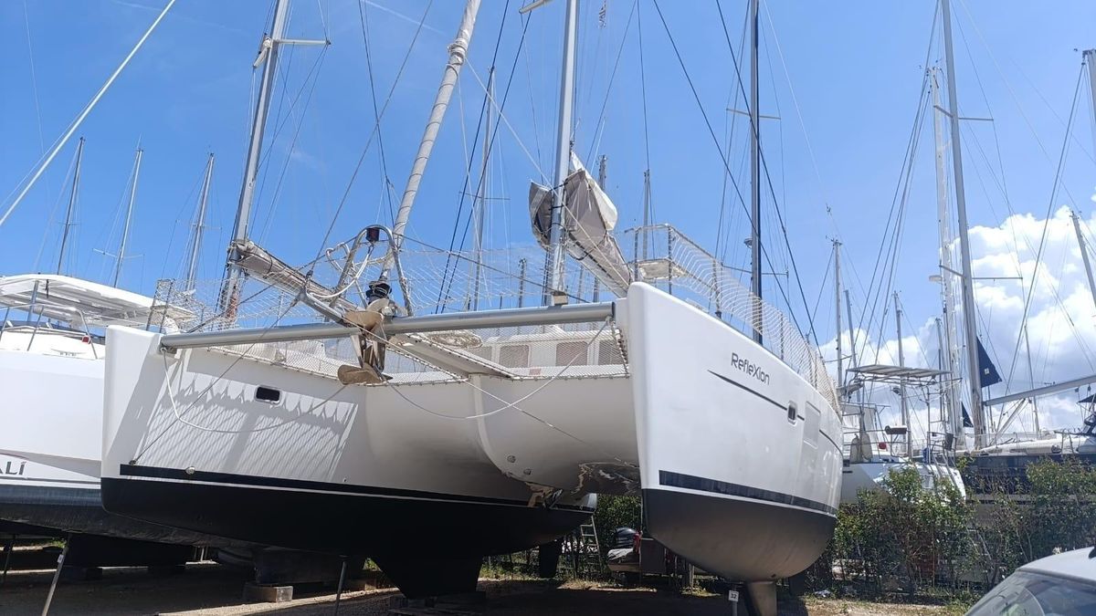 2009 Lagoon 44 