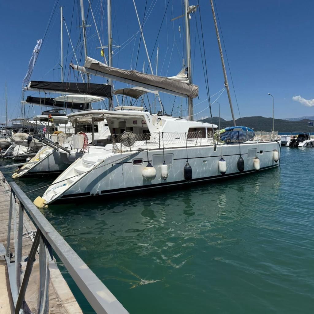 2009 Lagoon 44 
