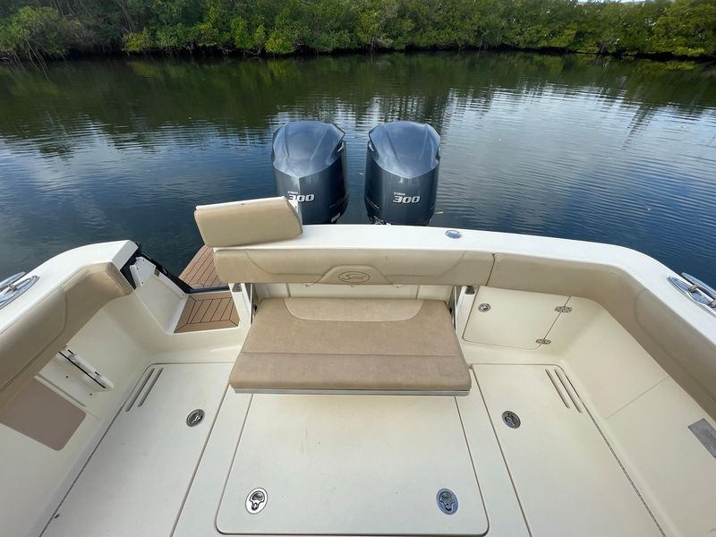 2017 Scout 320 LXF