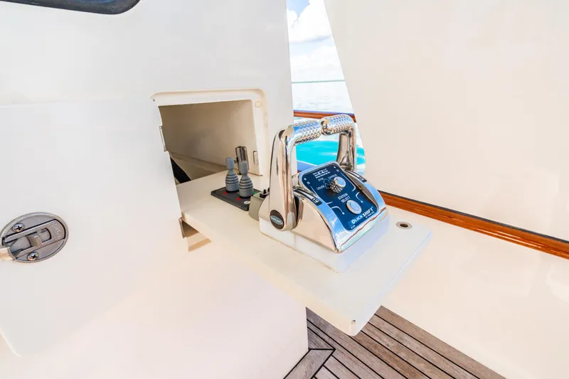 Southern Palms Yacht Photos Pics 