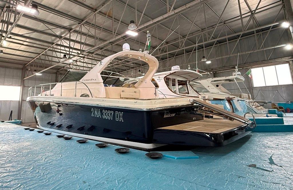 1998 Custom Cayman 38/40 WA