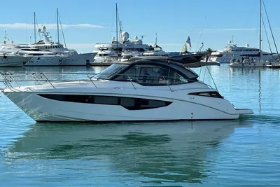2017 Galeon 335 HTS