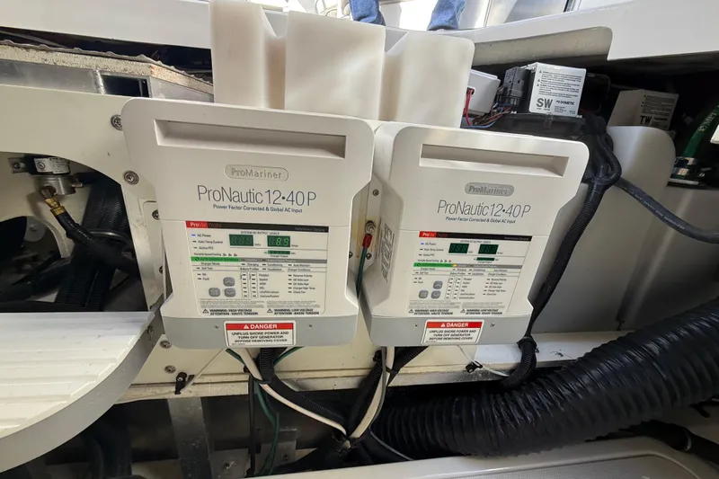  Yacht Photos Pics ProNautic 12-40P chargers in 2022 Sea Ray Sundancer 320 Outboard.